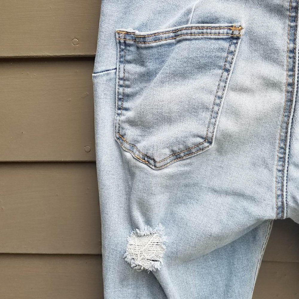 Refuge Rio 7 Distressed Mid Rise Push Up Jeans size 7 - Picture 5 of 10